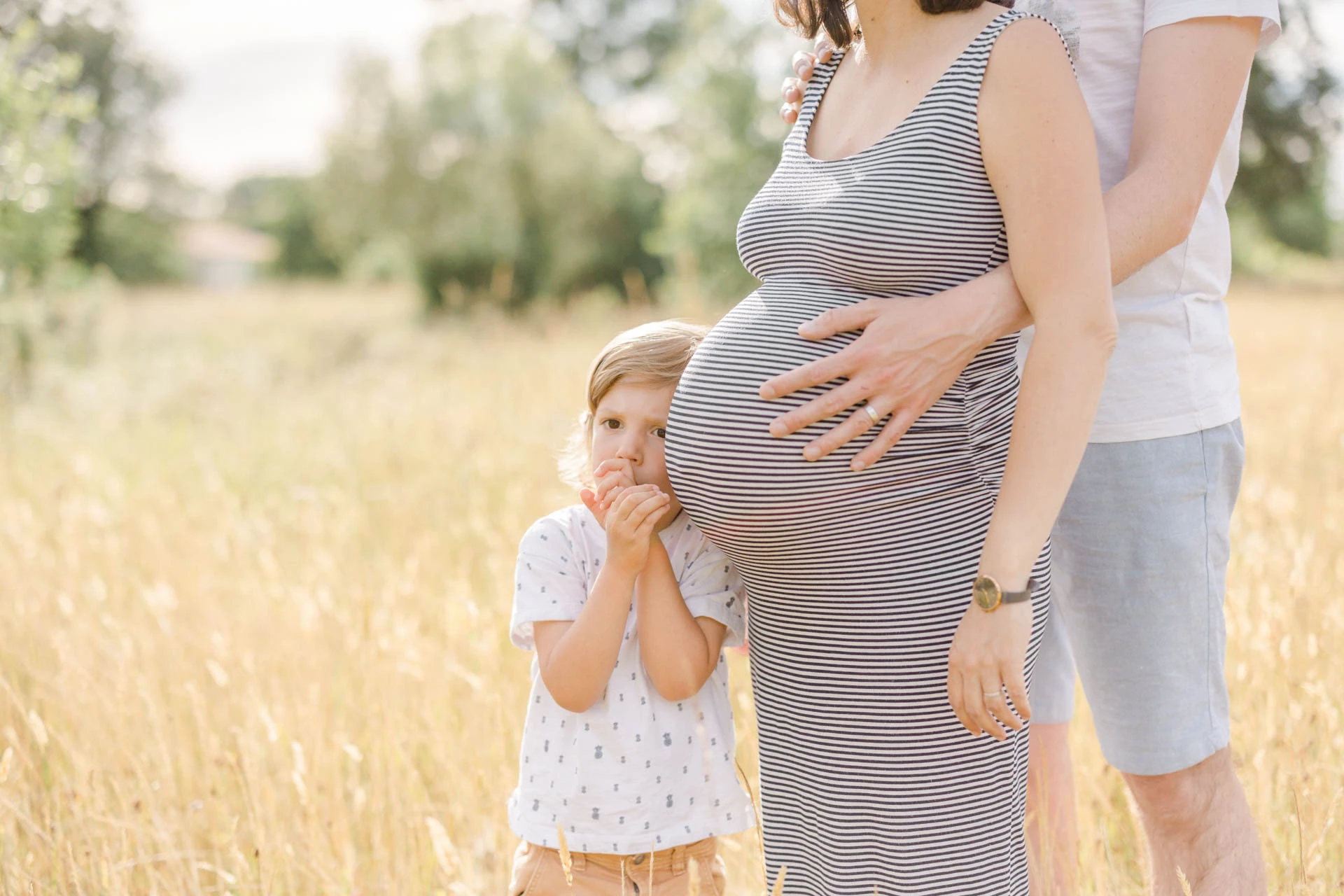bonheur enfant amour gris nature
